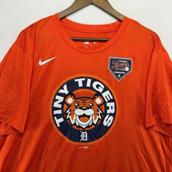 Detroit Tigers Shirt Men's XL Orange Tiny Graphic Foundation Charity Lightweight - Picture 2 of 9